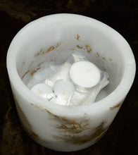 Load image into Gallery viewer, Χειροποίητο κερί κενό με φυσικό φύλλωμα 20 x 12 cm