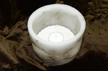 Load image into Gallery viewer, Χειροποίητο κερί κενό με φυσικό φύλλωμα 20 x 12 cm