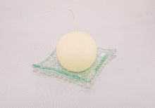 Load image into Gallery viewer, Γυάλινη χειροποίητη βάση σφαίρας τετράγωνη  μικρή.