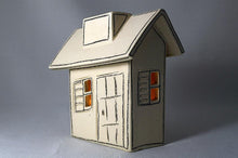 Load image into Gallery viewer, Κεραμικό σπιτάκι  λευκό μεγάλο για ρεσό