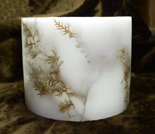 Load image into Gallery viewer, Χειροποίητο κερί κενό με φυσικό φύλλωμα 20 x 12 cm
