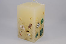Load image into Gallery viewer, Κερί  ορθογώνιο χειροποίητο,  με κοχύλια και αστερίες