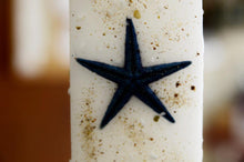 Load image into Gallery viewer, Λαμπάδα βάπτισης  με μπλε αστερίες και κοχύλια