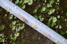 Load image into Gallery viewer, Λαμπάδα βάπτισης  με αστερίες και κοχύλια