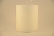 Load image into Gallery viewer, Κερί χειροποίητο κυλινδρικό 13 x 15cm  με τρία φιτίλια