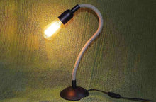 Load image into Gallery viewer, Επιτραπέζιο φωτιστικό μεταλλικό με σχοινί